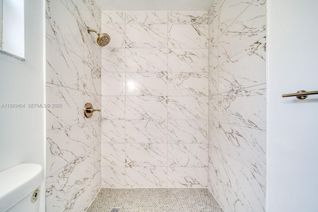 300 NE 143rd St 306, Miami, FL 33161