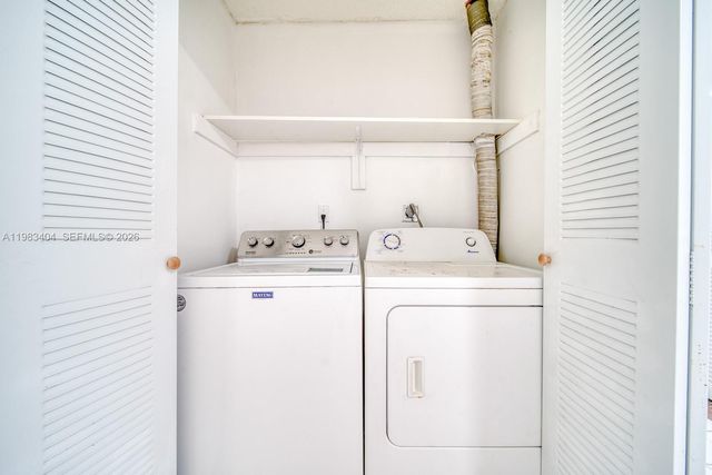 300 NE 143rd St 306, Miami, FL 33161