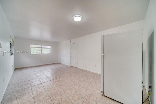 300 NE 143rd St 306, Miami, FL 33161