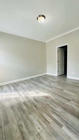 106 Northcrest Commons Cir, Nashville, TN 37211