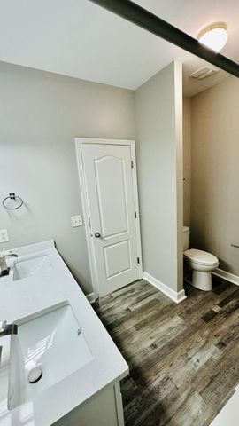 106 Northcrest Commons Cir, Nashville, TN 37211