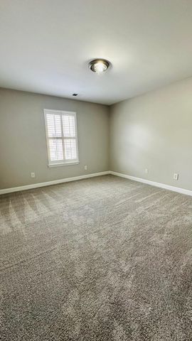 106 Northcrest Commons Cir, Nashville, TN 37211