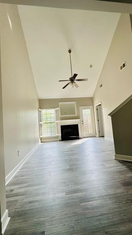106 Northcrest Commons Cir, Nashville, TN 37211