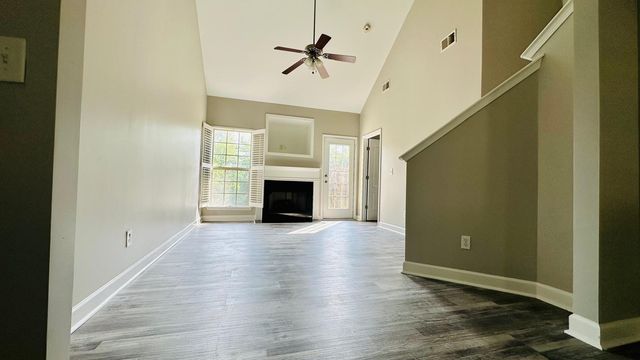 106 Northcrest Commons Cir, Nashville, TN 37211