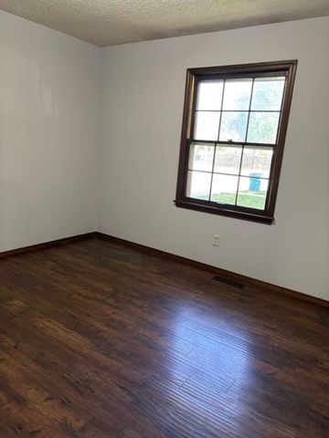 730 East Walnut Lawn Street, Springfield, MO 65807