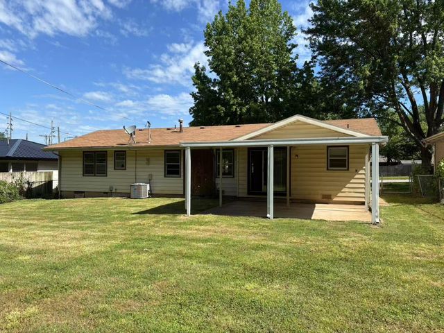 730 East Walnut Lawn Street, Springfield, MO 65807