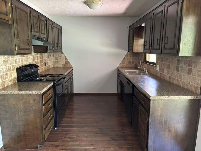 730 East Walnut Lawn Street, Springfield, MO 65807