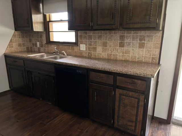 730 East Walnut Lawn Street, Springfield, MO 65807