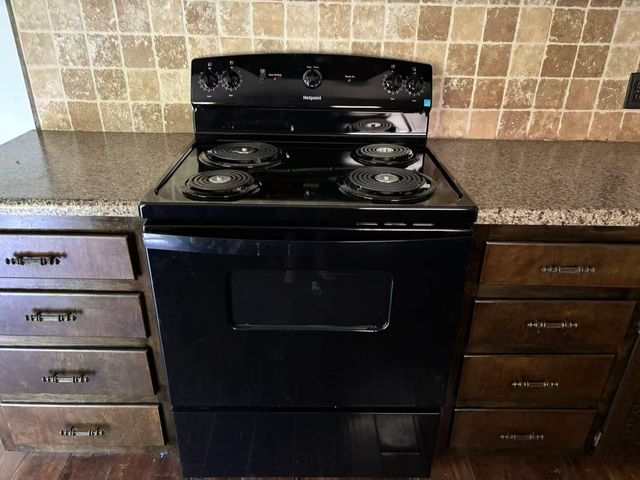 730 East Walnut Lawn Street, Springfield, MO 65807