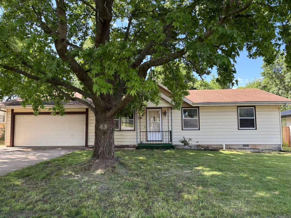 730 East Walnut Lawn Street, Springfield, MO 65807
