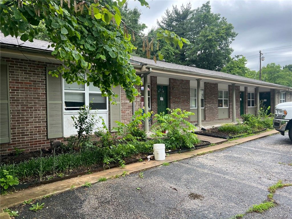 8831 Country Club Drive, Rogers, AR 72756