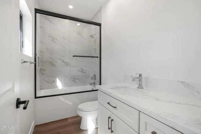 136 N Oakview Drive 101, Thousand Oaks, CA 91362