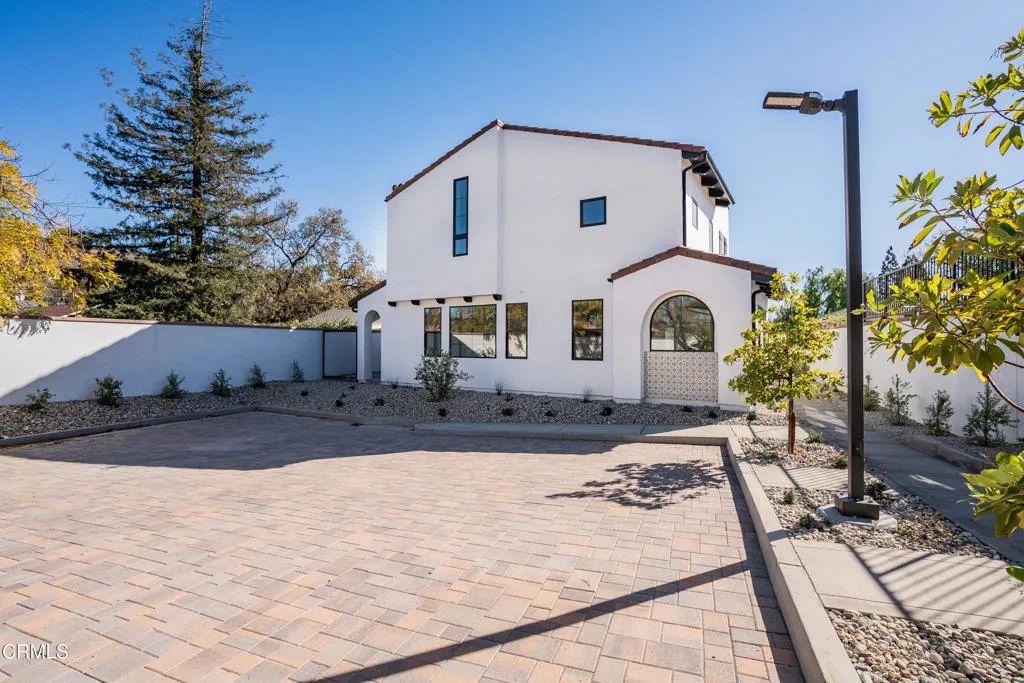 136 N Oakview Drive 101, Thousand Oaks, CA 91362