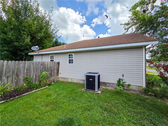 686 Richland Creek Avenue, Elkins, AR 72727