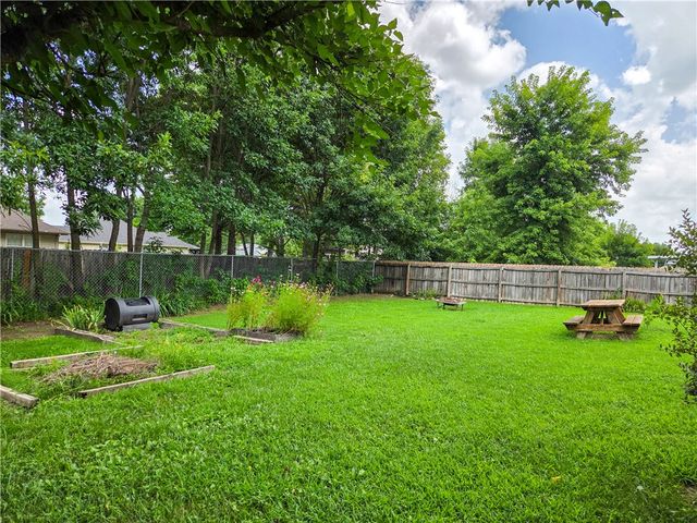 686 Richland Creek Avenue, Elkins, AR 72727