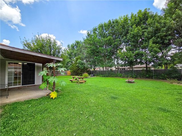686 Richland Creek Avenue, Elkins, AR 72727