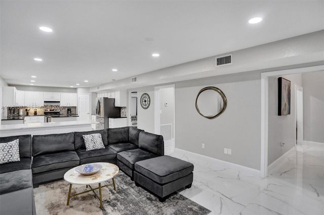 466 NE 8th Avenue, Deerfield Beach, FL 33441