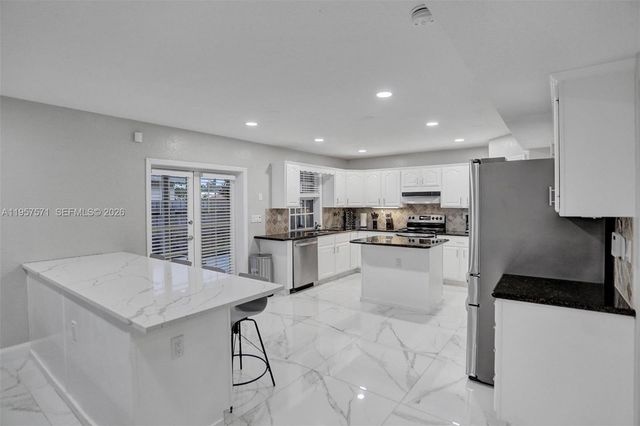 466 NE 8th Avenue, Deerfield Beach, FL 33441