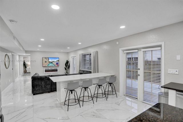 466 NE 8th Avenue, Deerfield Beach, FL 33441