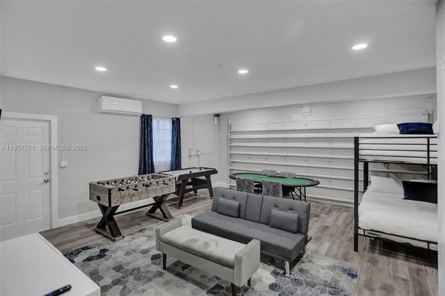 466 NE 8th Avenue, Deerfield Beach, FL 33441