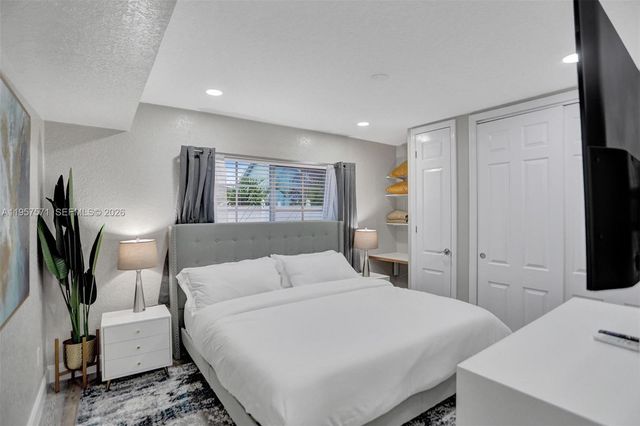 466 NE 8th Avenue, Deerfield Beach, FL 33441