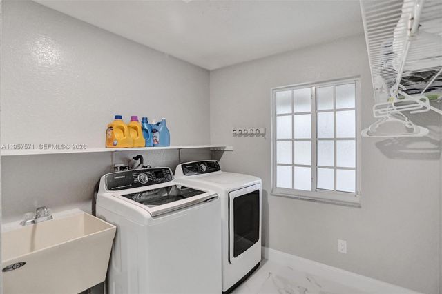 466 NE 8th Avenue, Deerfield Beach, FL 33441