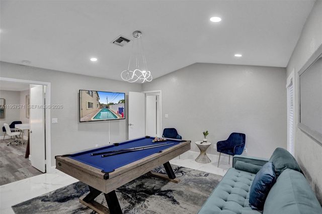 466 NE 8th Avenue, Deerfield Beach, FL 33441