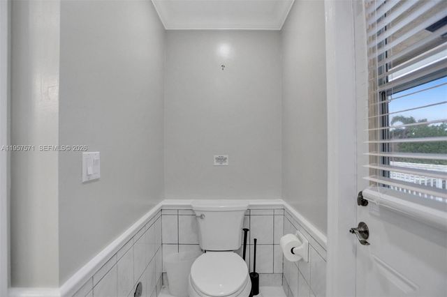 466 NE 8th Avenue, Deerfield Beach, FL 33441