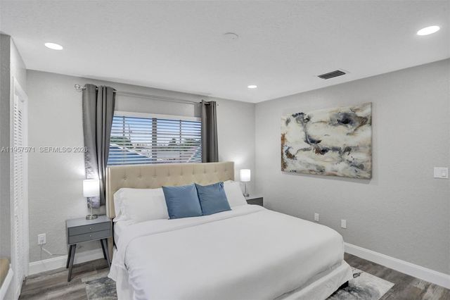 466 NE 8th Avenue, Deerfield Beach, FL 33441