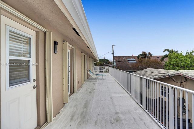 466 NE 8th Avenue, Deerfield Beach, FL 33441