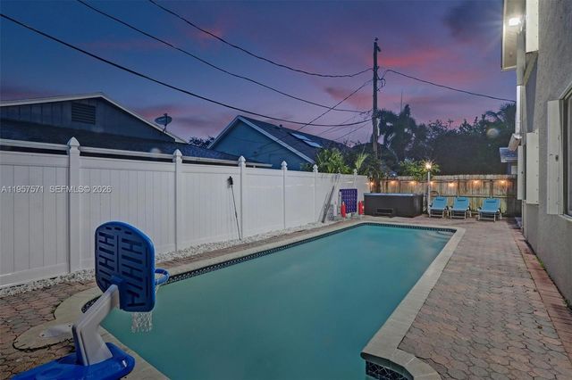 466 NE 8th Avenue, Deerfield Beach, FL 33441