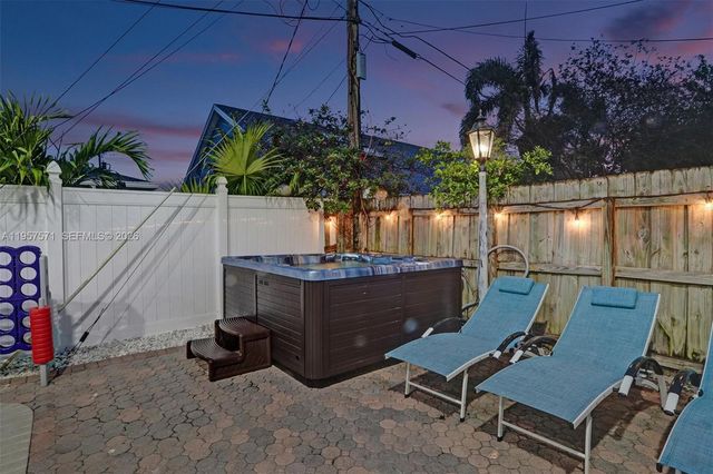 466 NE 8th Avenue, Deerfield Beach, FL 33441