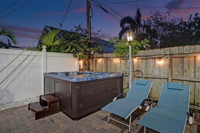 466 NE 8th Avenue, Deerfield Beach, FL 33441