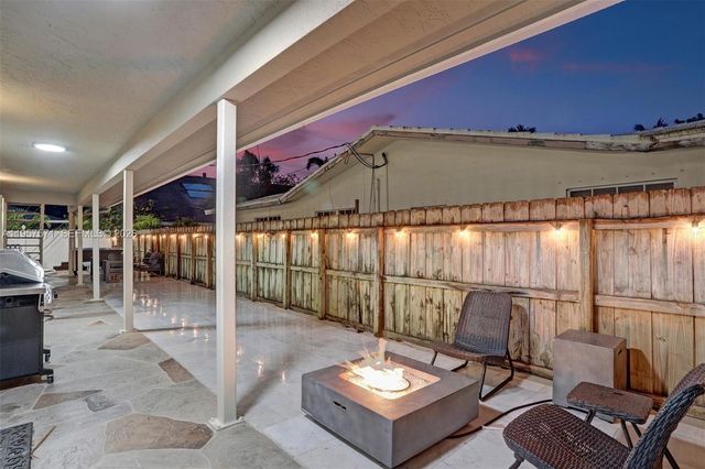 466 NE 8th Avenue, Deerfield Beach, FL 33441