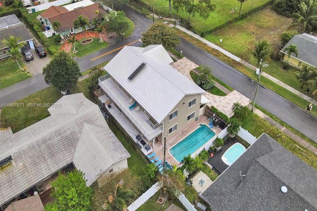 466 NE 8th Avenue, Deerfield Beach, FL 33441