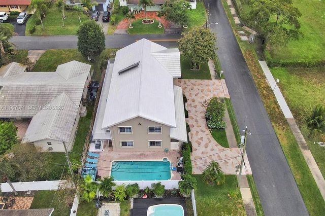 466 NE 8th Avenue, Deerfield Beach, FL 33441