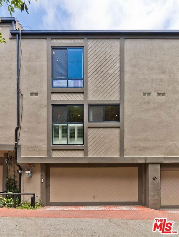 Image 20 of property listing at 323 San Vicente Boulevard 11, Santa Monica, CA 90402