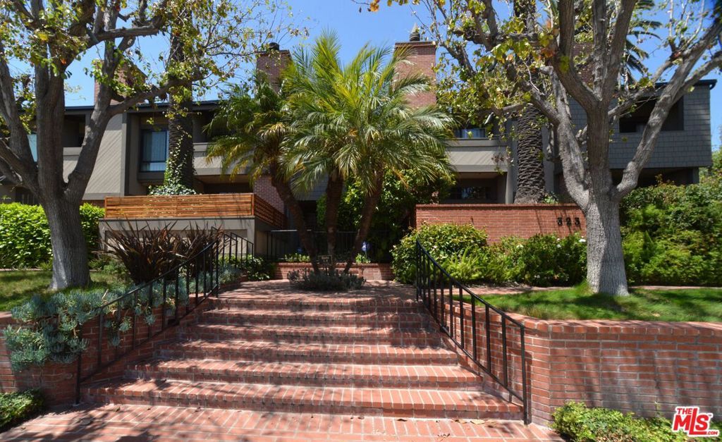 Image 22 of property listing at 323 San Vicente Boulevard 11, Santa Monica, CA 90402