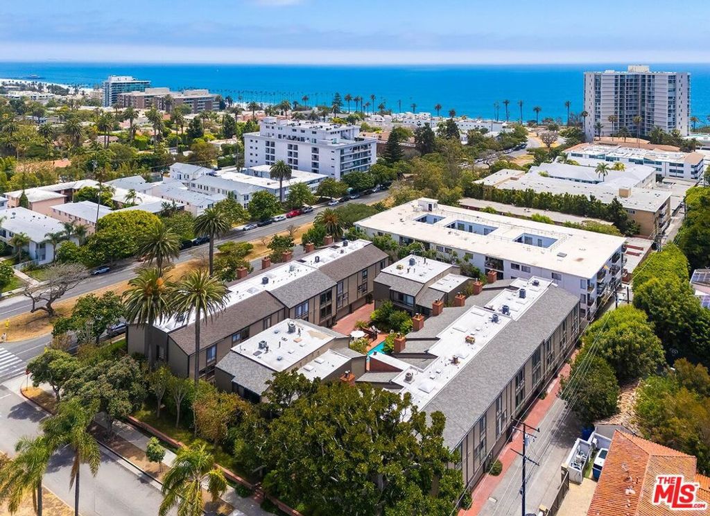 Image 23 of property listing at 323 San Vicente Boulevard 11, Santa Monica, CA 90402