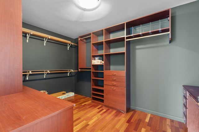 2300 Windsor Mall Court 2E, Park Ridge, IL 60068