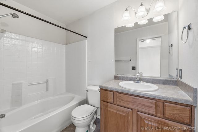 605 S Creek Street, Skiatook, OK 74070