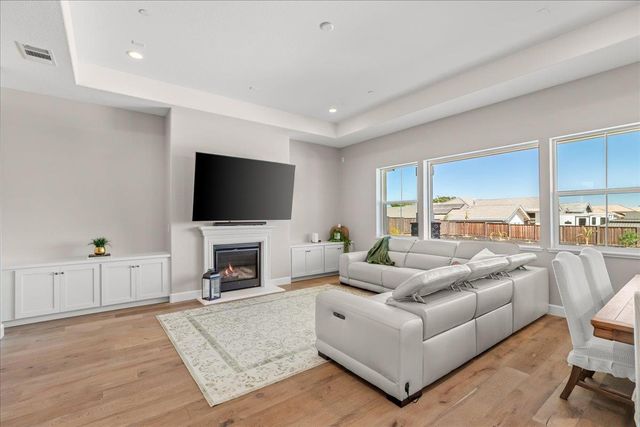 5010 Neroly Rd, Oakley, CA 94561