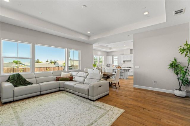 5010 Neroly Rd, Oakley, CA 94561