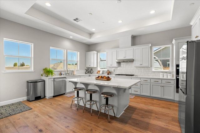5010 Neroly Rd, Oakley, CA 94561