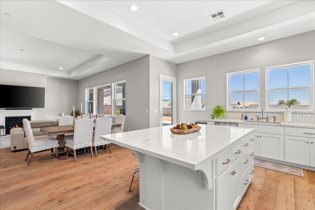 5010 Neroly Rd, Oakley, CA 94561