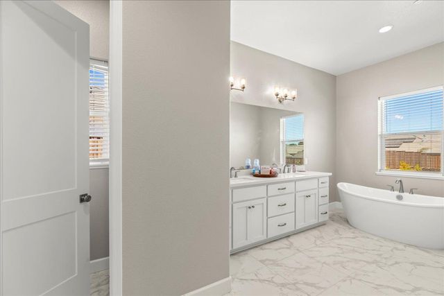 5010 Neroly Rd, Oakley, CA 94561