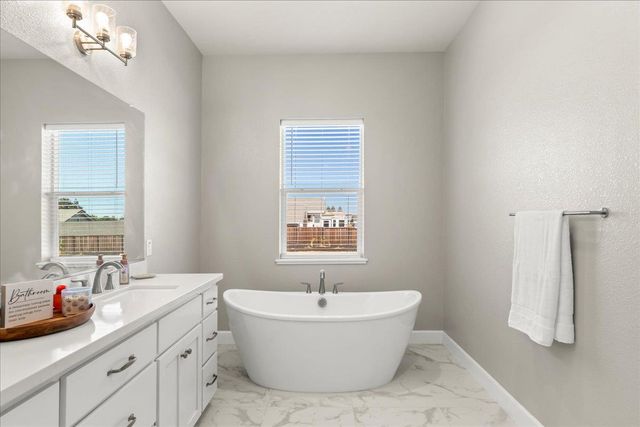 5010 Neroly Rd, Oakley, CA 94561