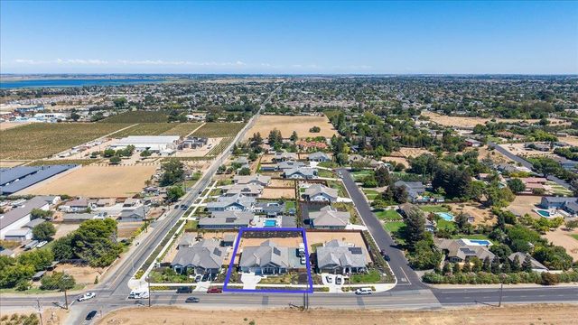 5010 Neroly Rd, Oakley, CA 94561
