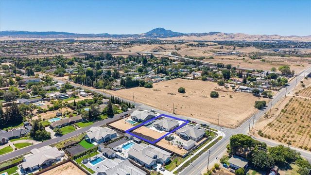 5010 Neroly Rd, Oakley, CA 94561