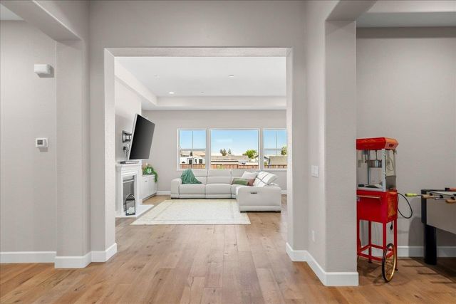 5010 Neroly Rd, Oakley, CA 94561
